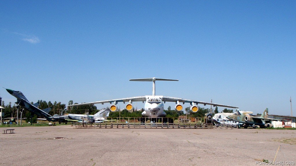 Lugansk-aviation-technical-museum-pano.jpg